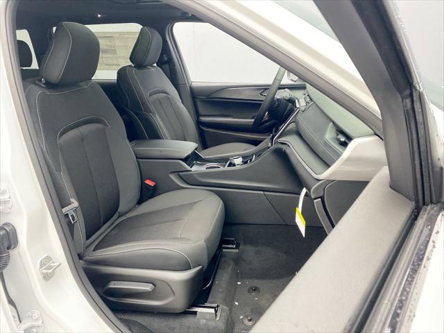 2025 Jeep Grand Cherokee Laredo X 4x4