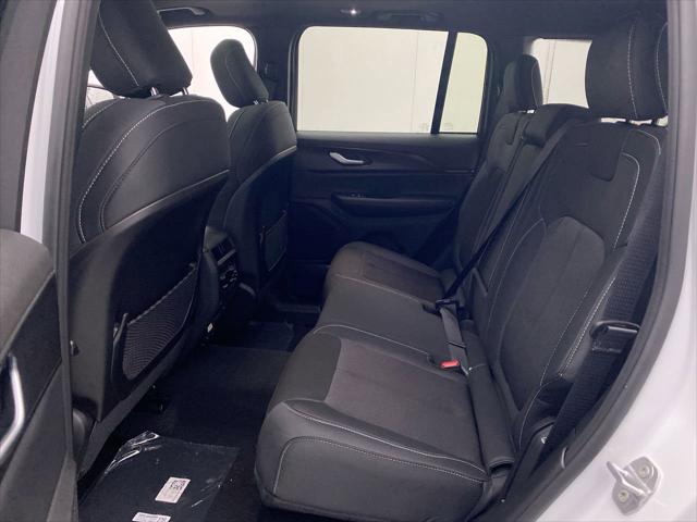 2025 Jeep Grand Cherokee Laredo X 4x4