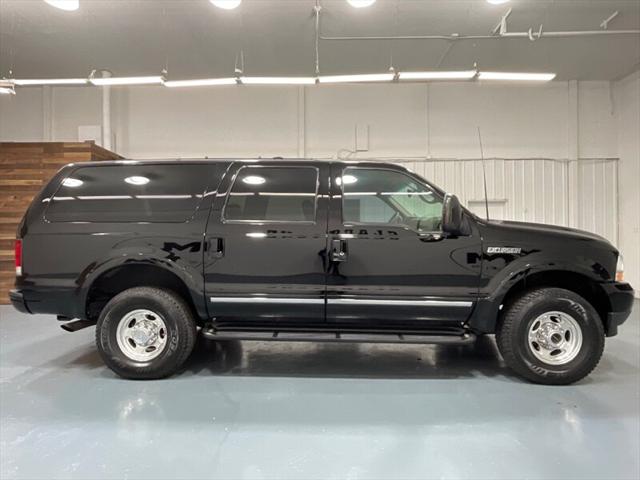 2002 Ford Excursion Limited 4X4 / 7.3L DIESEL / ONLY 92,000 MILES
