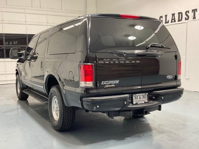2002 Ford Excursion Limited 4X4 / 7.3L DIESEL / ONLY 92,000 MILES