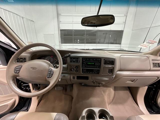 2002 Ford Excursion Limited 4X4 / 7.3L DIESEL / ONLY 92,000 MILES