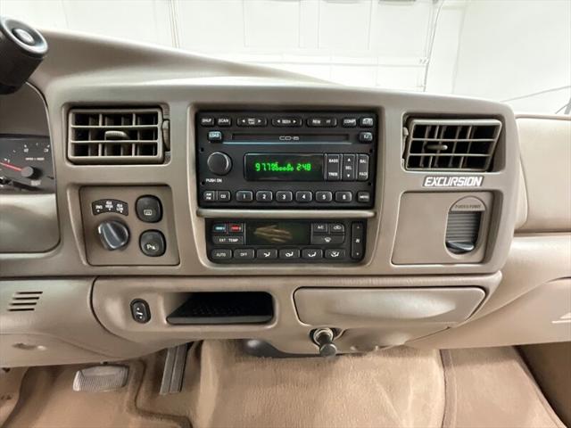 2002 Ford Excursion Limited 4X4 / 7.3L DIESEL / ONLY 92,000 MILES