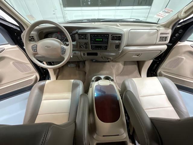 2002 Ford Excursion Limited 4X4 / 7.3L DIESEL / ONLY 92,000 MILES