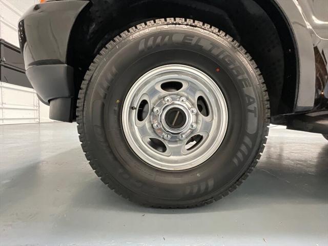 2002 Ford Excursion Limited 4X4 / 7.3L DIESEL / ONLY 92,000 MILES