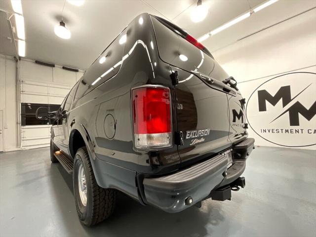2002 Ford Excursion Limited 4X4 / 7.3L DIESEL / ONLY 92,000 MILES