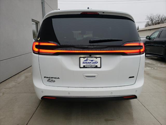 2026 Chrysler Pacifica Select AWD