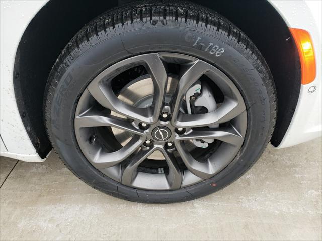 2026 Chrysler Pacifica Select AWD