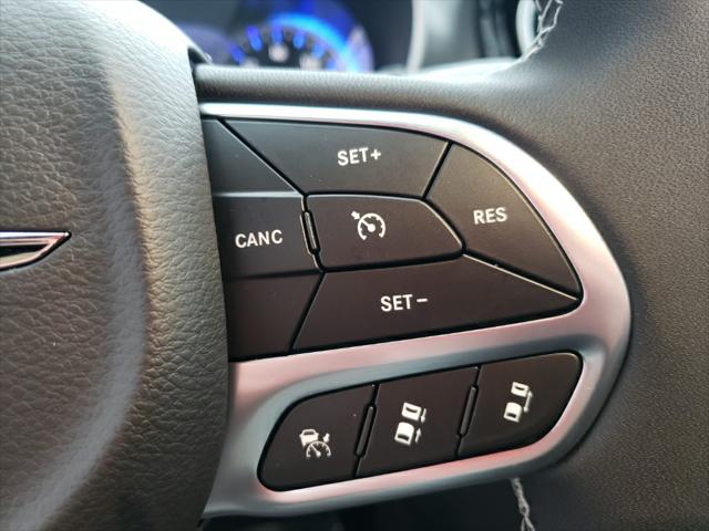 2026 Chrysler Pacifica Select AWD