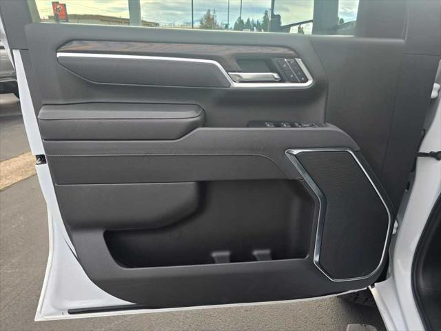 2025 GMC Sierra 2500HD 4WD Crew Cab Standard Bed SLT