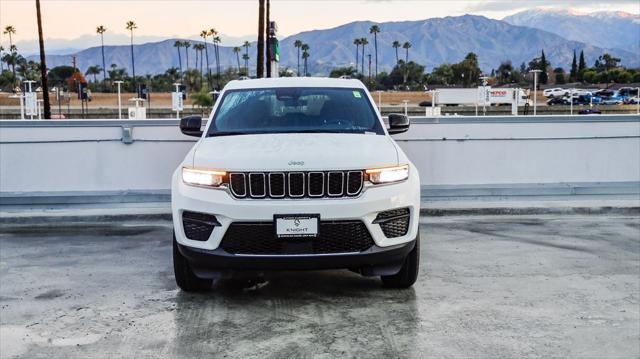 2025 Jeep Grand Cherokee GRAND CHEROKEE LAREDO 4X2