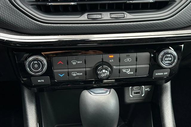 2026 Jeep Compass Latitude Altitude