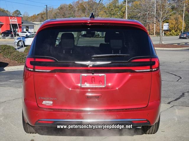 2026 Chrysler Pacifica Select
