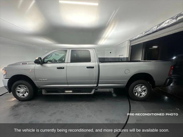 2022 RAM 3500 Tradesman Crew Cab 4x4 8 Box