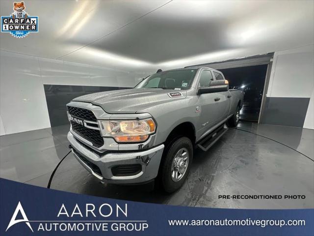 2022 RAM 3500 Tradesman Crew Cab 4x4 8 Box