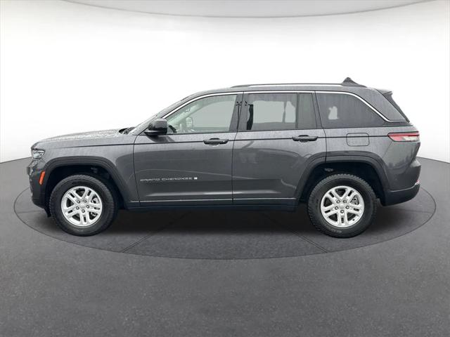 2022 Jeep Grand Cherokee Laredo 4x4