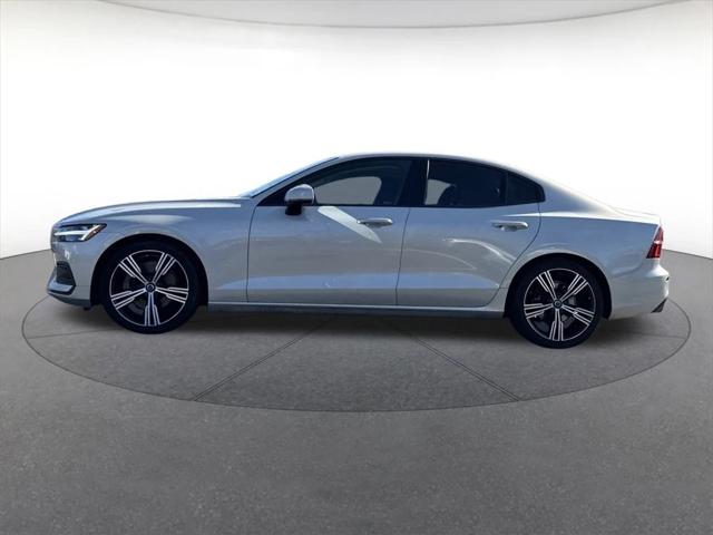 2019 Volvo S60 T5 Momentum 2019 Volvo S60 T5 Momentum