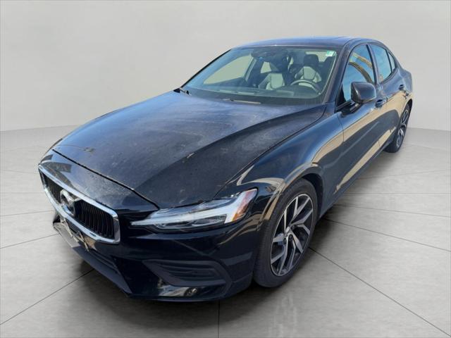 2019 Volvo S60 T6 Momentum 2019 Volvo S60 T6 Momentum