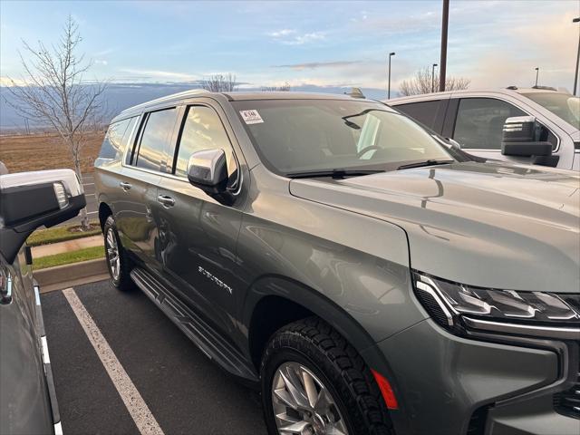 2023 Chevrolet Suburban 4WD Premier