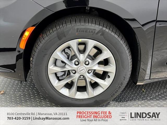 2026 Chrysler Pacifica Select AWD