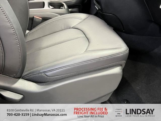 2026 Chrysler Pacifica Select AWD