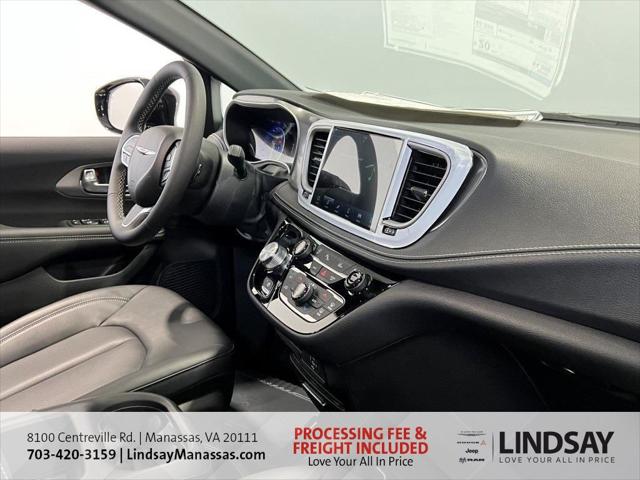 2026 Chrysler Pacifica Select AWD