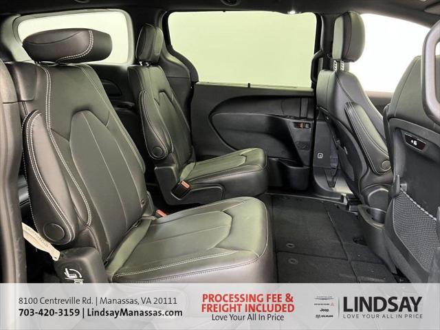 2026 Chrysler Pacifica Select AWD
