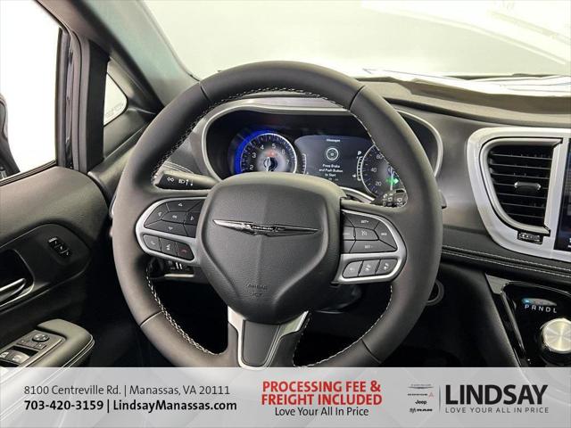 2026 Chrysler Pacifica Select AWD