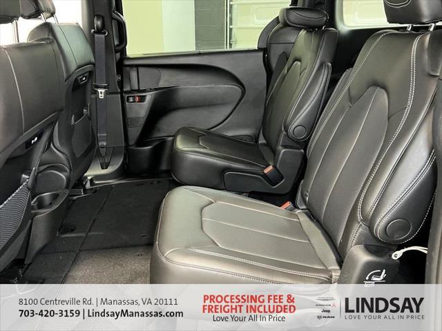 2026 Chrysler Pacifica Select AWD