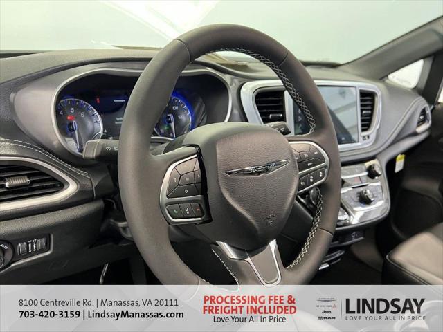 2026 Chrysler Pacifica Select AWD