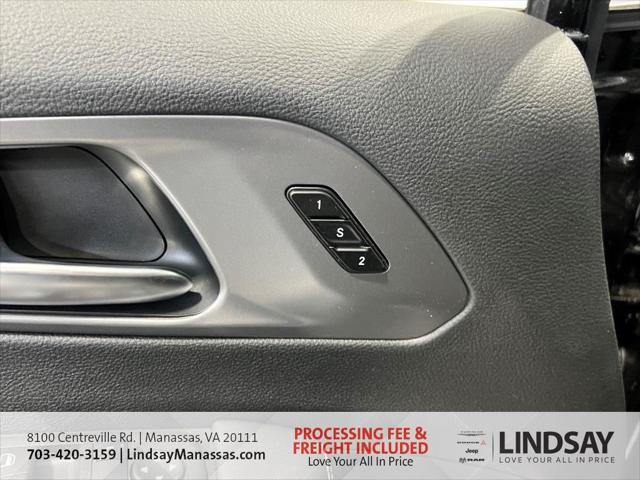 2026 Chrysler Pacifica Select AWD
