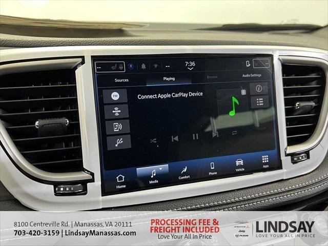 2026 Chrysler Pacifica Select AWD