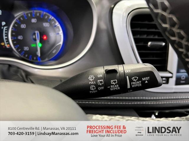 2026 Chrysler Pacifica Select AWD