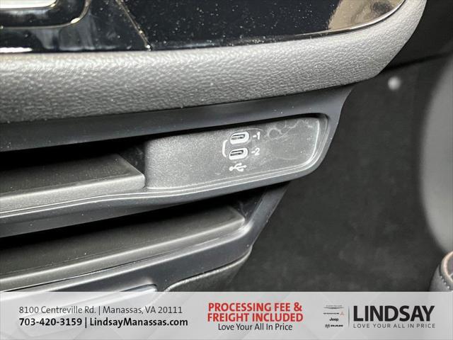 2026 Chrysler Pacifica Select AWD