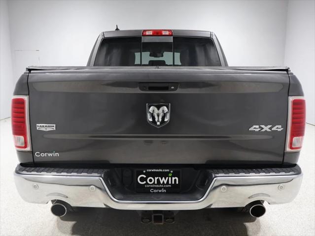 2017 RAM 1500 Laramie Crew Cab 4x4 57 Box