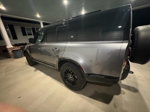 2023 Land Rover Defender 130 X-Dynamic SE