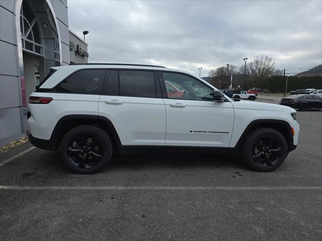 2023 Jeep Grand Cherokee Altitude 4x4 2023 Jeep Grand Cherokee Altitude 4x4