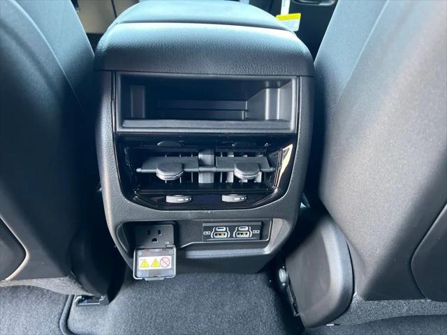 2024 Jeep Grand Cherokee L Altitude 4x4