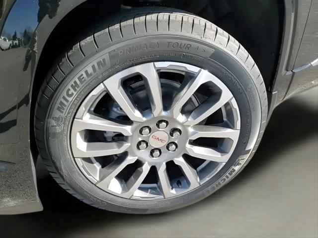 2023 GMC Acadia AWD Denali