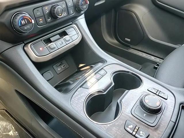 2023 GMC Acadia AWD Denali