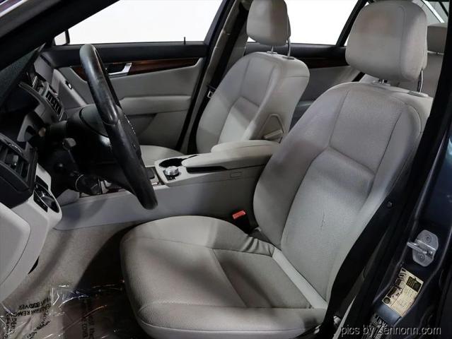 2011 Mercedes-Benz C-CLASS C 300 Luxury 4MATIC