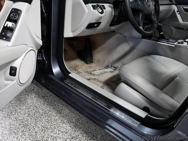 2011 Mercedes-Benz C-CLASS C 300 Luxury 4MATIC