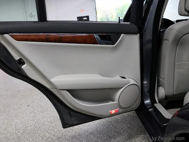 2011 Mercedes-Benz C-CLASS C 300 Luxury 4MATIC
