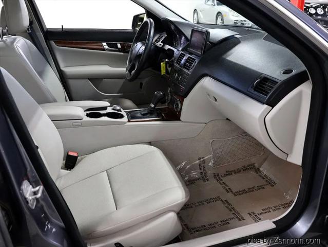 2011 Mercedes-Benz C-CLASS C 300 Luxury 4MATIC