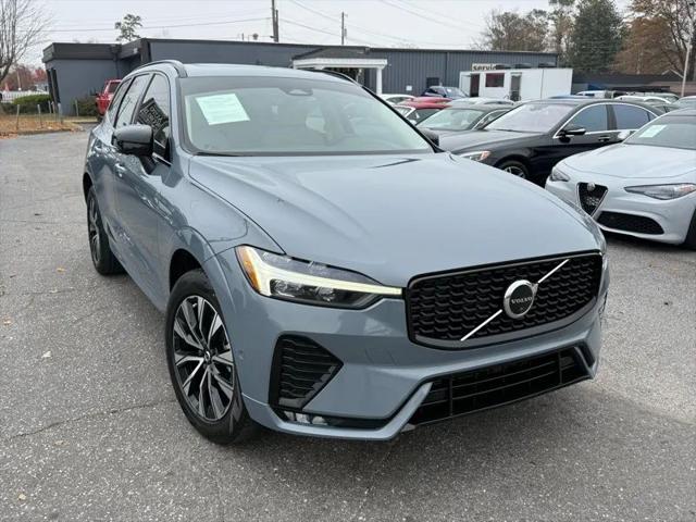 2023 Volvo XC60 B5 Plus Dark Theme