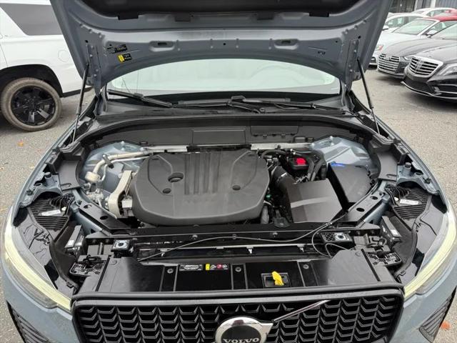2023 Volvo XC60 B5 Plus Dark Theme
