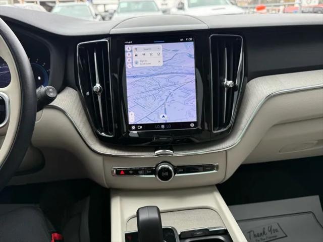 2023 Volvo XC60 B5 Plus Dark Theme