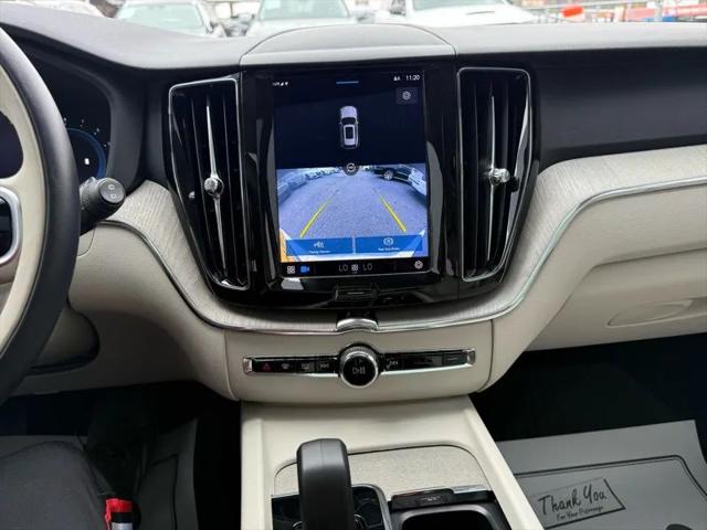 2023 Volvo XC60 B5 Plus Dark Theme