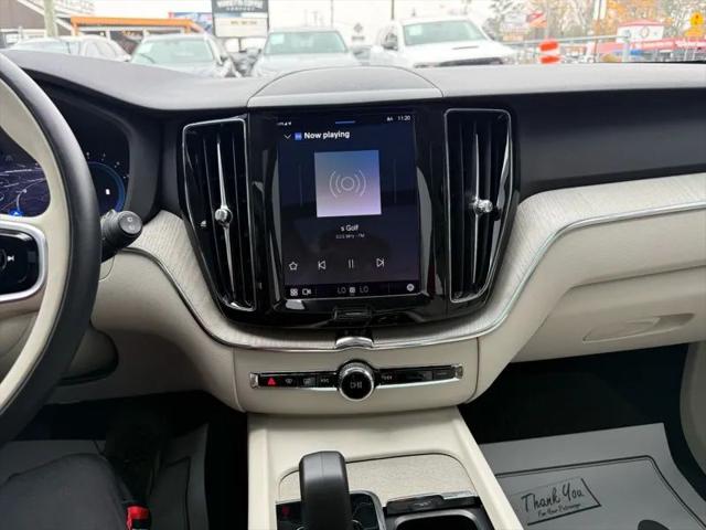 2023 Volvo XC60 B5 Plus Dark Theme