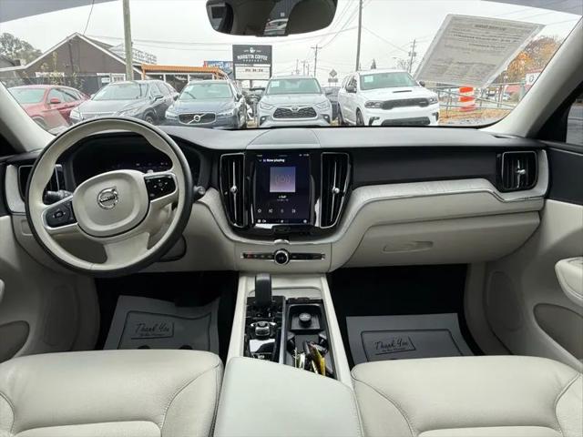 2023 Volvo XC60 B5 Plus Dark Theme