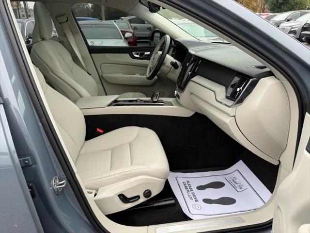 2023 Volvo XC60 B5 Plus Dark Theme